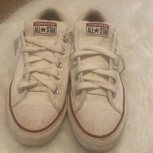Converse kids size 2 no tie